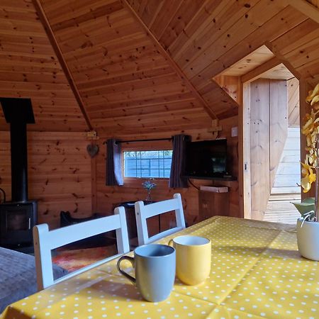 The Hive - Unique Log Cabin With Wood Burning Stove Ludchurch ภายนอก รูปภาพ