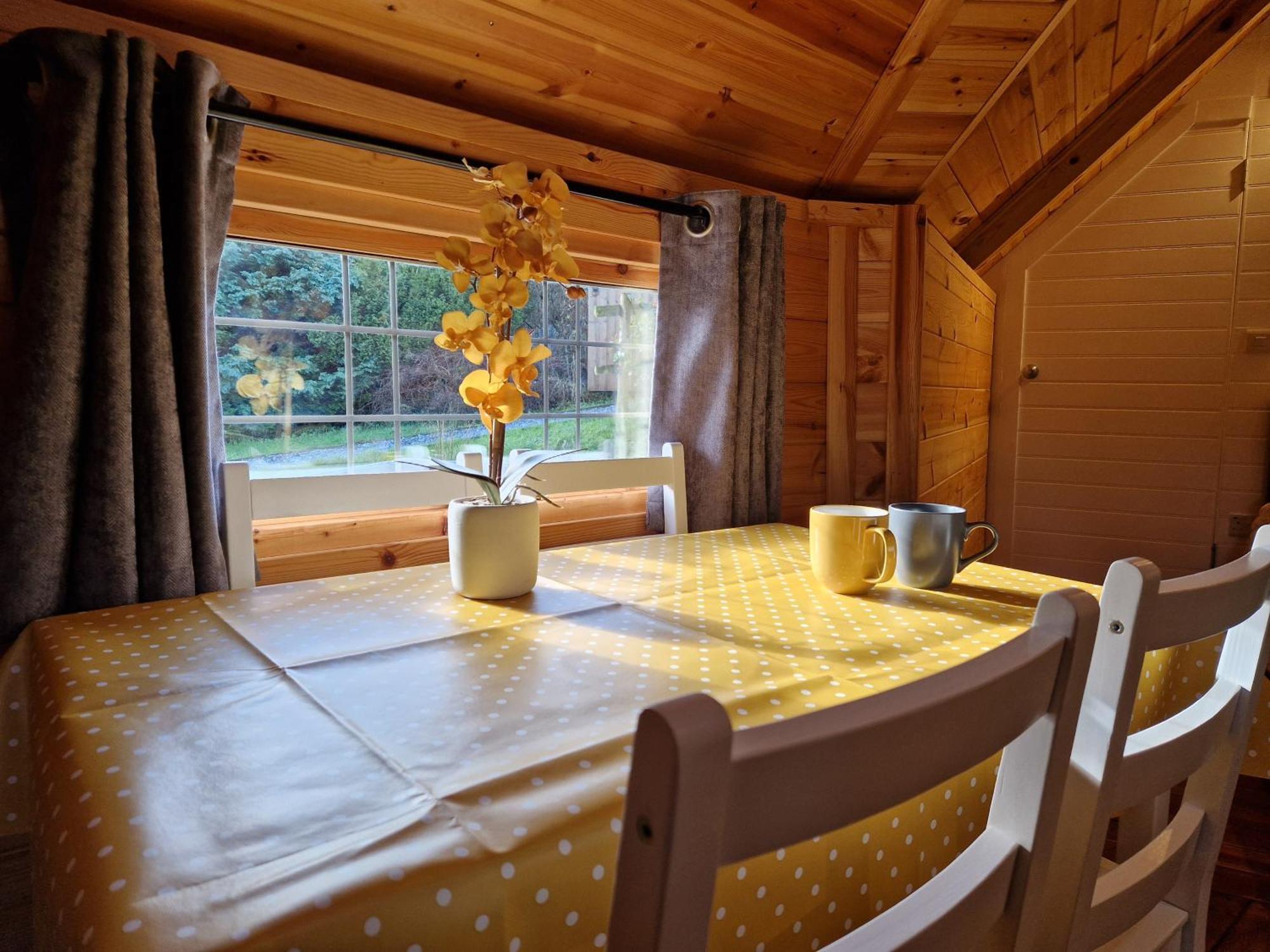 The Hive - Unique Log Cabin With Wood Burning Stove Ludchurch ภายนอก รูปภาพ